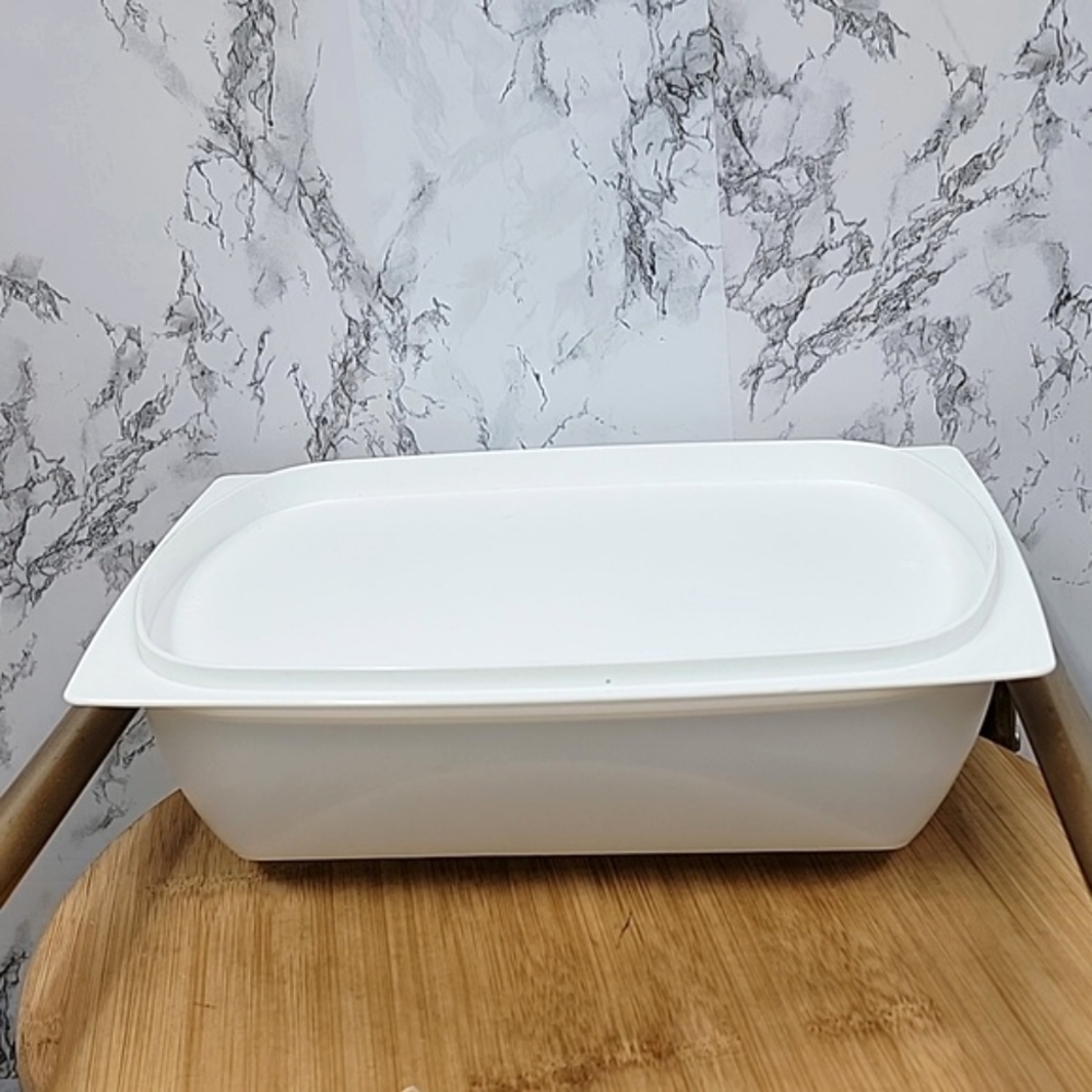 NWOT Tupperware CheeSmart Cheese Smart Large Low Rectangular Keeper Container